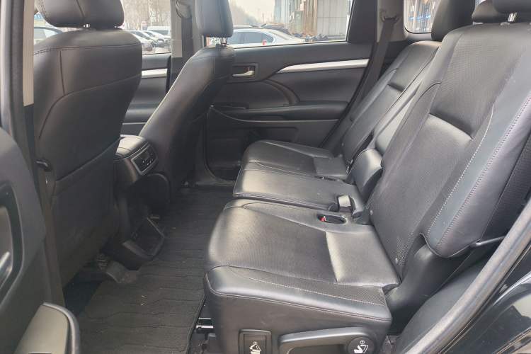 Used Toyota Highlander 2018 2.0T Four-Wheel Drive Prestige Version 7 Seats China VI Standard Interior 5