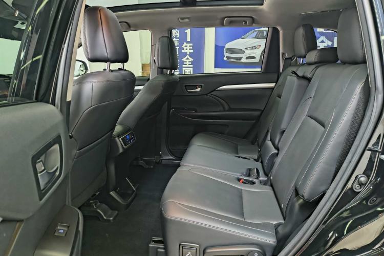 Used Toyota Highlander 2018 2.0T Four-Wheel Drive Prestige Version 7 Seats China VI Standard Interior 6