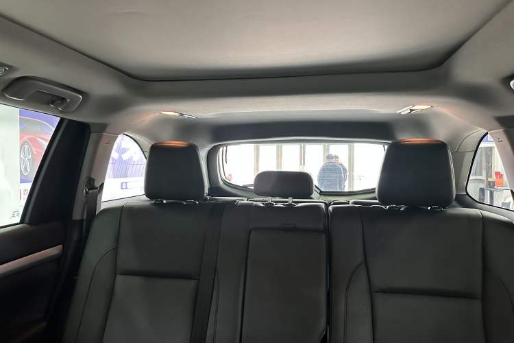 Used Toyota Highlander 2018 2.0T Four-Wheel Drive Prestige Version 7 Seats China VI Standard Interior 6