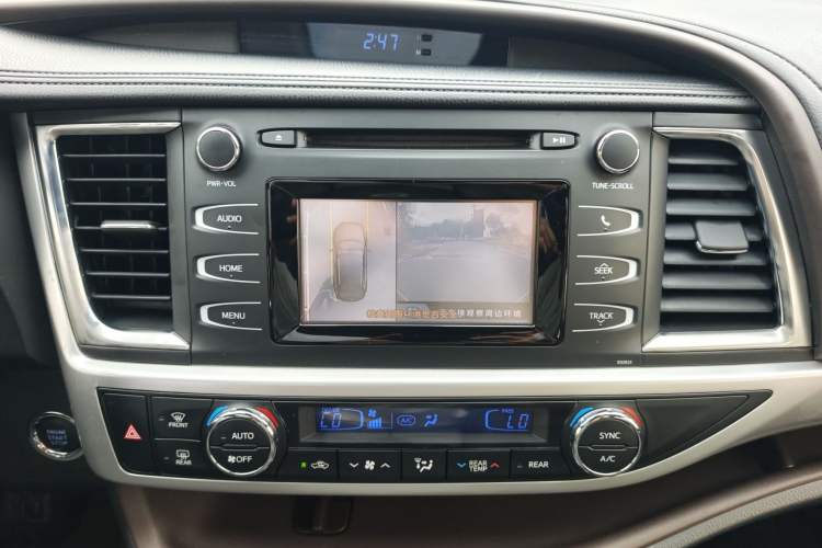 Used Toyota Highlander 2018 2.0T Two-Wheel Drive Luxury Edition 7 Seats China VI Standard Interior 6