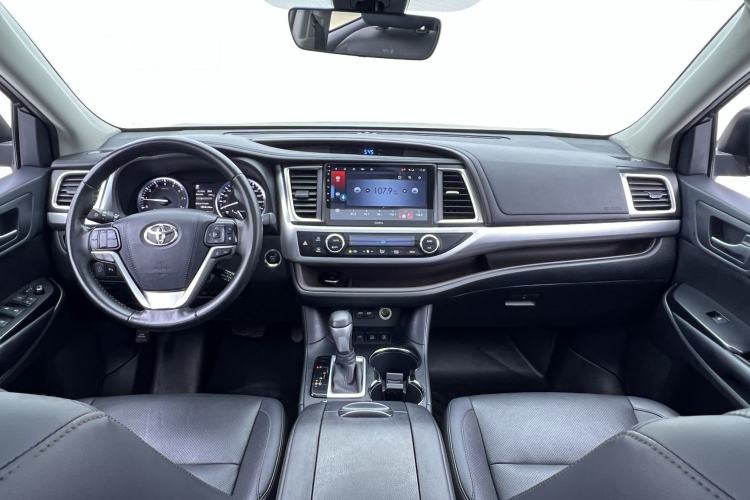Used Toyota Highlander 2018 2.0T Four-Wheel Drive Luxury Version 7 Seats China VI Standard Interior 7