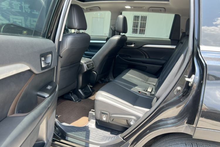Used Toyota Highlander 2018 2.0T Four-Wheel Drive Luxury Version 7 Seats China VI Standard Interior 7
