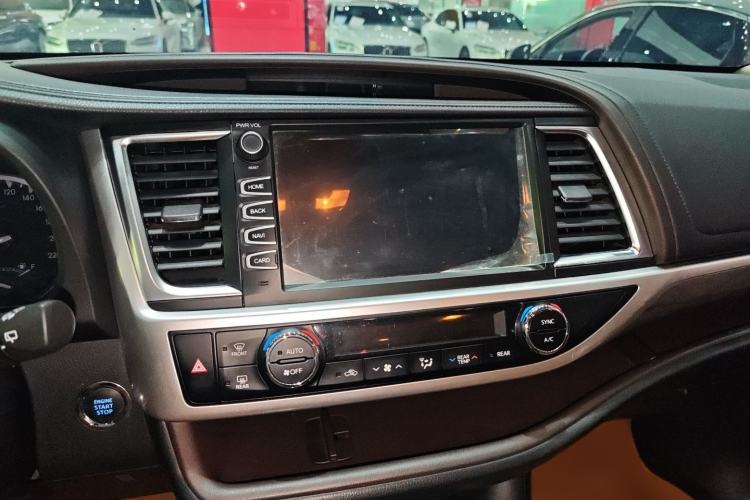 Used Toyota Highlander 2018 2.0T Four-Wheel Drive Knight Edition 7 Seats China VI Standard Interior 7