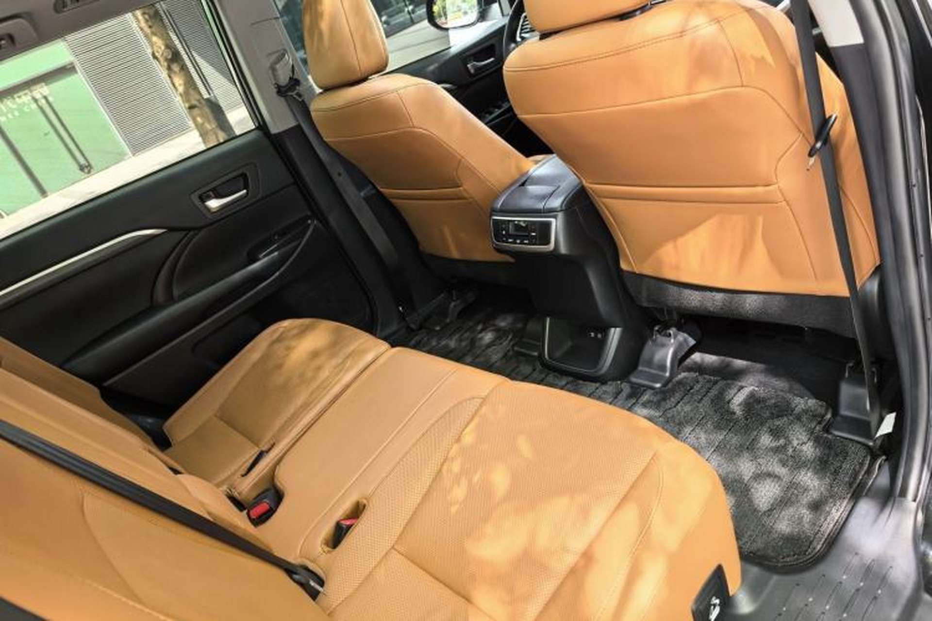 Used Toyota Highlander 2018 2.0T Four-Wheel Drive Knight Edition 7 Seats China VI Standard Interior 7