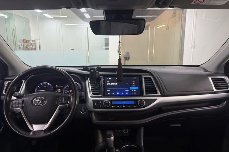 Used Toyota Highlander 2018 2.0T Four-Wheel Drive Prestige Version 7 Seats China VI Standard Interior 8