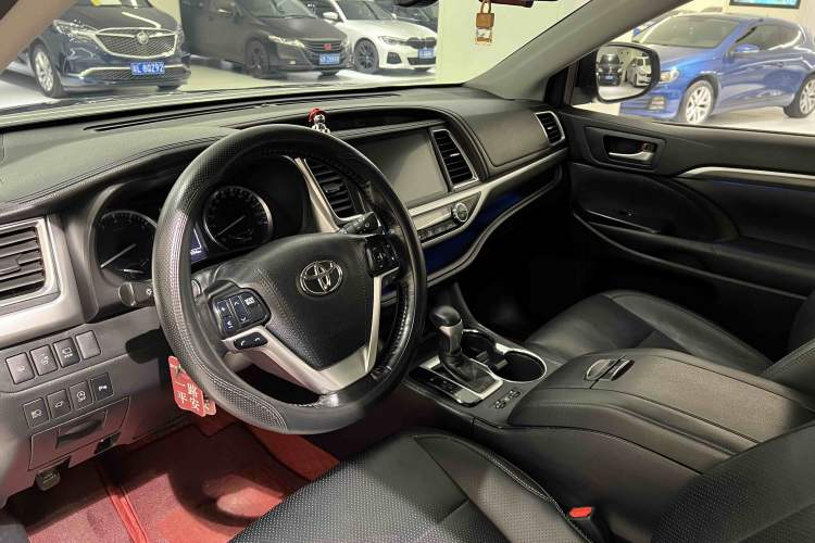 Used Toyota Highlander 2018 2.0T Four-Wheel Drive Ultimate Edition 7-Seater Emission Standard China V Interior 8