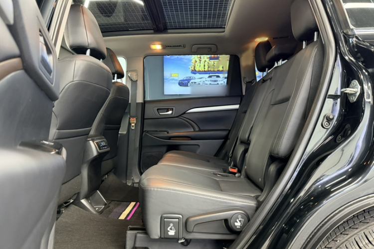 Used Toyota Highlander 2018 2.0T Four-Wheel Drive Prestige Version 7 Seats China VI Standard Interior 8