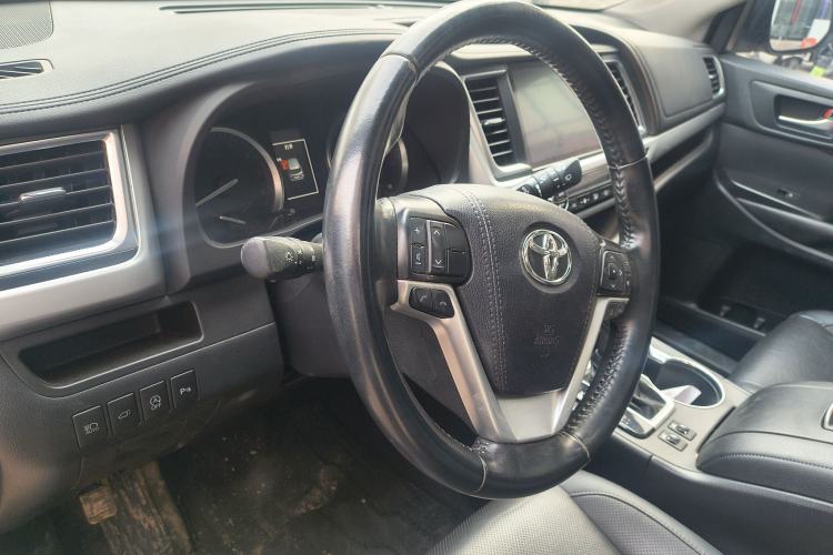 Used Toyota Highlander 2018 2.0T Four-Wheel Drive Prestige Version 7 Seats China VI Standard Interior 8