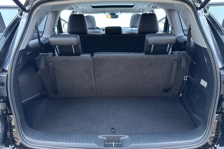 Used Toyota Highlander 2018 2.0T Four-Wheel Drive Luxury Edition 7 Seats China V Emission Standard Interior 9