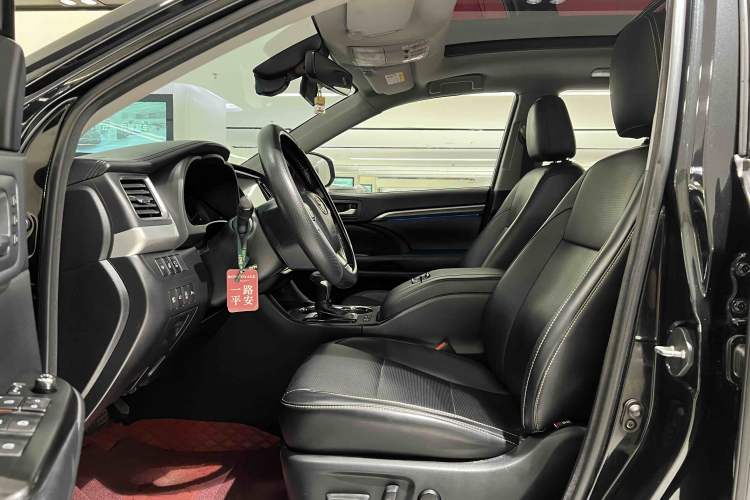 Used Toyota Highlander 2018 2.0T Four-Wheel Drive Ultimate Edition 7-Seater Emission Standard China V Interior 9