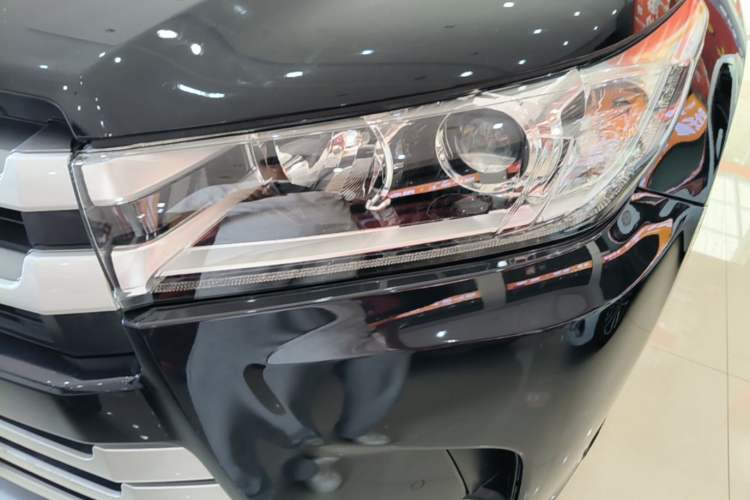 Used Toyota Highlander 2018 2.0T Four-Wheel Drive Luxury Edition 7 Seats China V Emission Standard Left Front Headlight