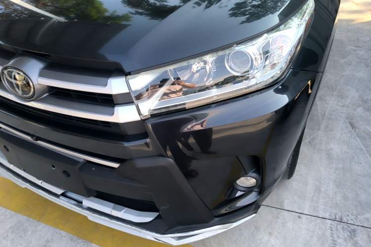 Used Toyota Highlander 2018 2.0T Four-Wheel Drive Luxury Version 7 Seats China VI Standard Left Front Headlight