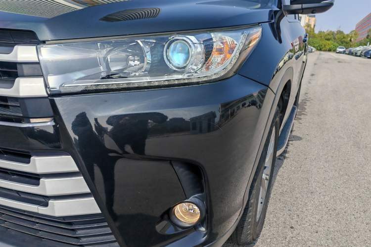 Used Toyota Highlander 2018 2.0T Two-Wheel Drive Elite Edition 7 Seats China VI Standard Left Front Headlight