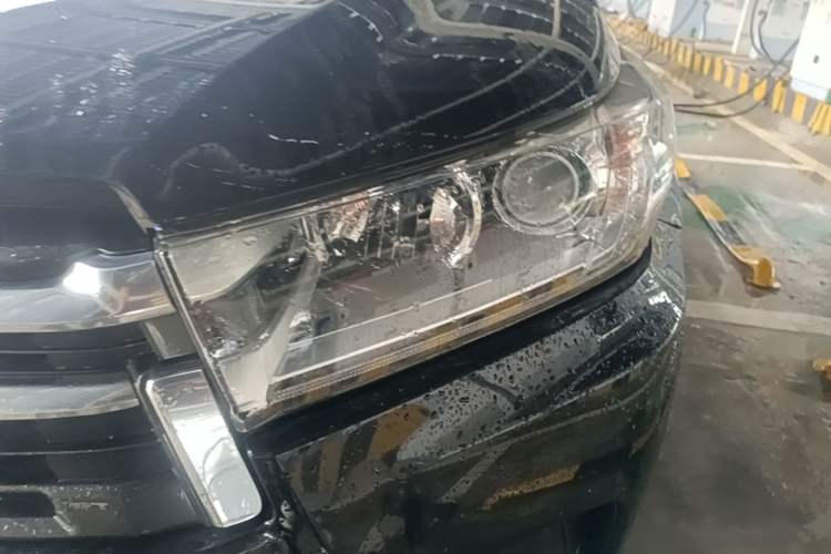 Used Toyota Highlander 2018 2.0T Four-Wheel Drive Prestige Version 7 Seats China V Emission Standard Left Front Headlight