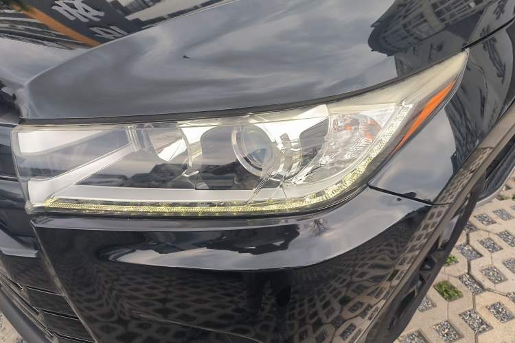 Used Toyota Highlander 2018 2.0T Four-Wheel Drive Luxury Version 7 Seats China VI Standard Left Front Headlight