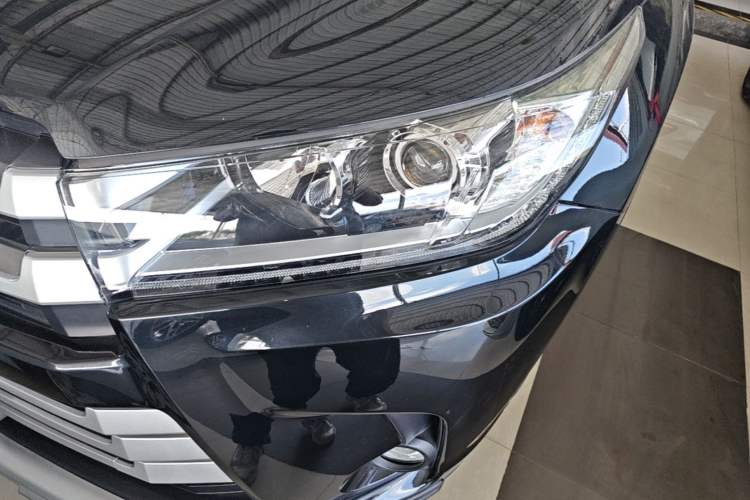 Used Toyota Highlander 2018 2.0T Two-Wheel Drive Elite Version 5 Seats China VI Standard Left Front Headlight