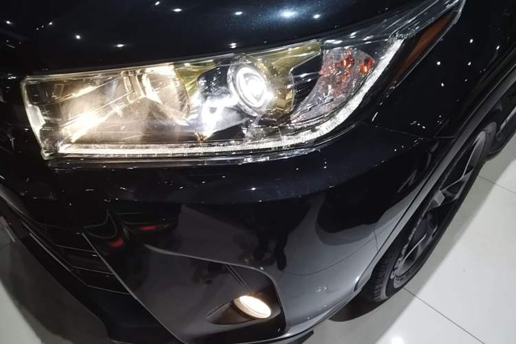 Used Toyota Highlander 2018 2.0T Four-Wheel Drive Knight Edition 7 Seats China VI Standard Left Front Headlight