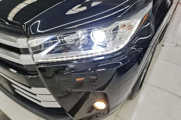 Used Toyota Highlander 2018 2.0T Four-Wheel Drive Luxury Version 7 Seats China VI Standard Left Front Headlight