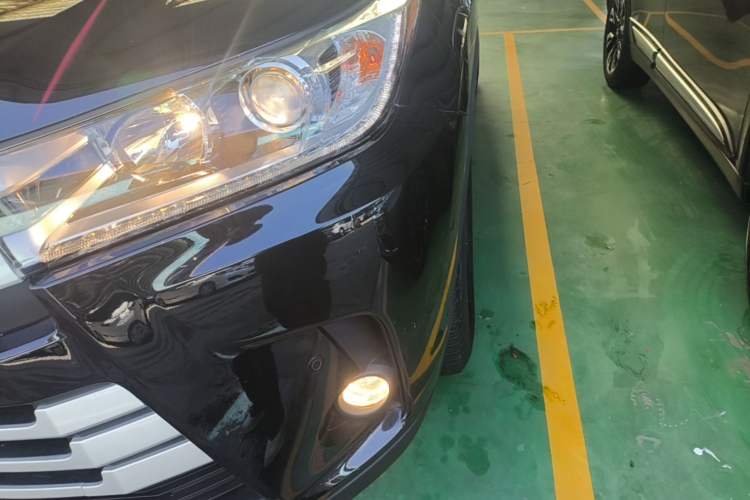 Used Toyota Highlander 2018 2.0T Four-Wheel Drive Elite Edition 7 Seats China VI Standard Left Front Headlight