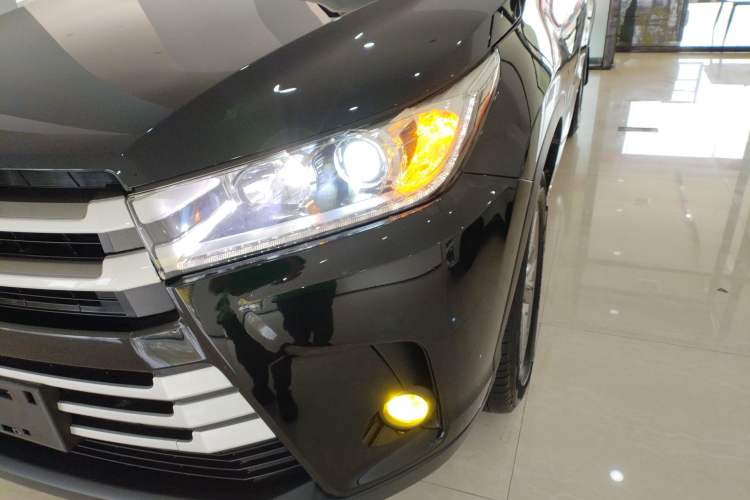Used Toyota Highlander 2018 2.0T Four-Wheel Drive Elite Edition 7 Seats China V Standard Left Front Headlight
