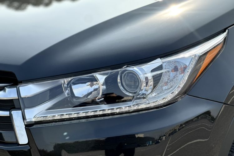 Used Toyota Highlander 2018 2.0T Four-Wheel Drive Prestige Version 7 Seats China VI Standard Left Front Headlight