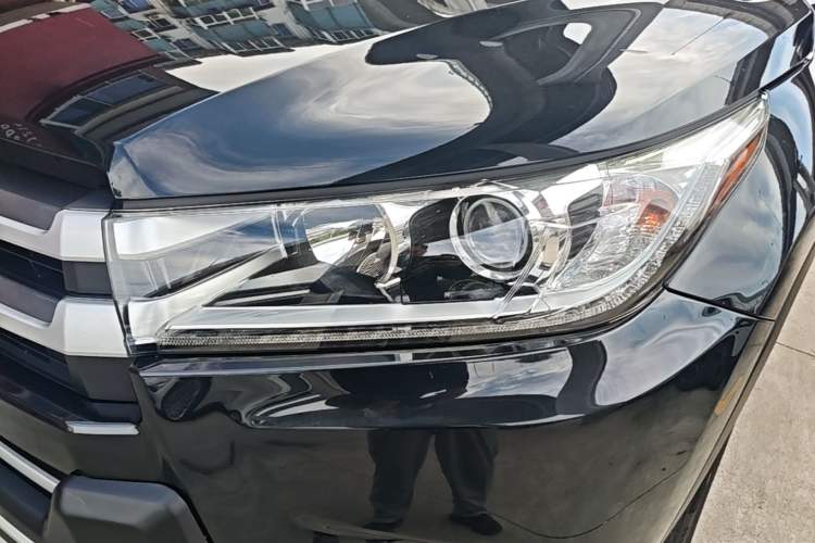 Used Toyota Highlander 2018 2.0T Four-Wheel Drive Luxury Edition 7 Seats China V Emission Standard Left Front Headlight
