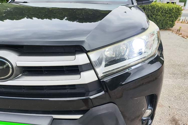 Used Toyota Highlander 2018 2.0T Two-Wheel Drive Luxury Edition 7 Seats China VI Standard Left Front Headlight