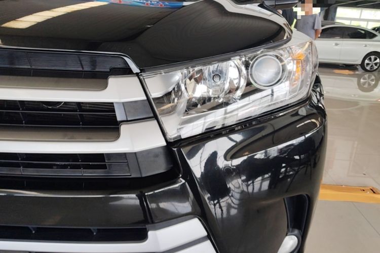Used Toyota Highlander 2018 2.0T Two-Wheel Drive Elite Version 5 Seats China VI Standard Left Front Headlight