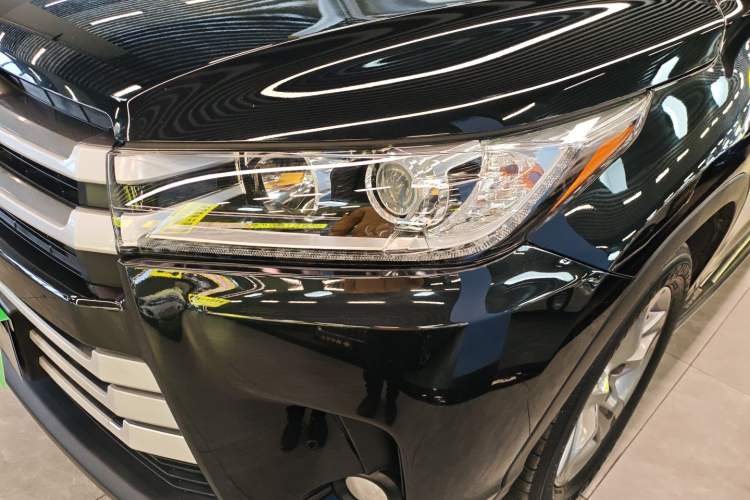 Used Toyota Highlander 2018 2.0T Four-Wheel Drive Luxury Edition 7 Seats China V Emission Standard Left Front Headlight