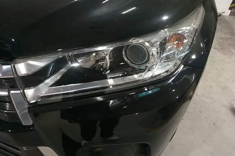 Used Toyota Highlander 2018 2.0T Four-Wheel Drive Prestige Version 7 Seats China VI Standard Left Front Headlight