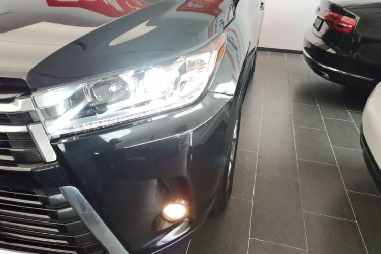 Used Toyota Highlander 2018 2.0T Four-Wheel Drive Prestige Version 7 Seats China VI Standard Left Front Headlight