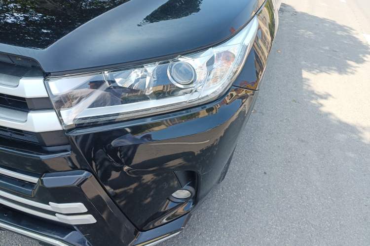 Used Toyota Highlander 2018 2.0T Four-Wheel Drive Luxury Edition 7 Seats China V Emission Standard Left Front Headlight