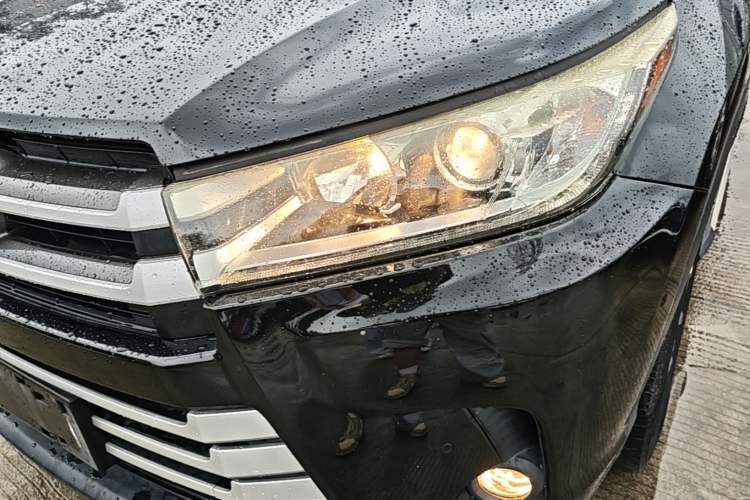 Used Toyota Highlander 2018 2.0T Four-Wheel Drive Luxury Edition 7 Seats China V Emission Standard Left Front Headlight