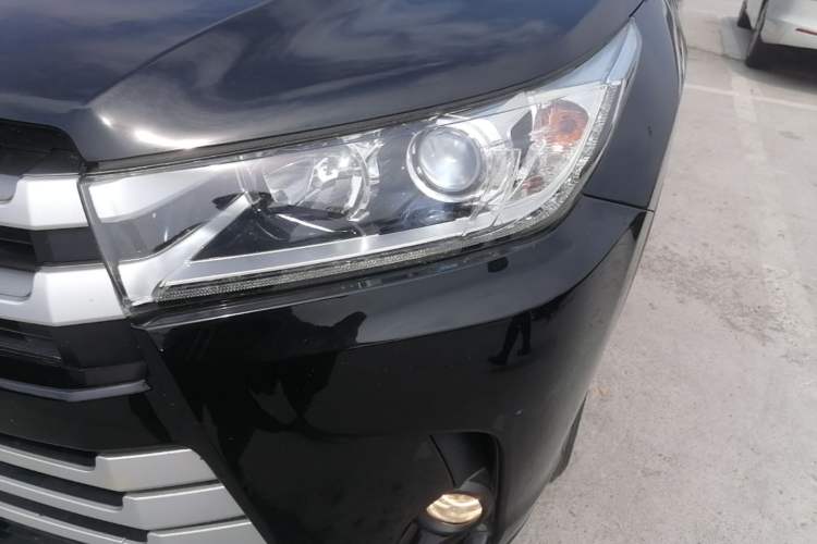 Used Toyota Highlander 2018 2.0T Four-Wheel Drive Elite Edition 7 Seats China VI Standard Left Front Headlight
