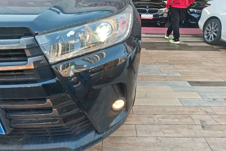 Used Toyota Highlander 2018 2.0T Four-Wheel Drive Knight Edition 7 Seats China VI Standard Left Front Headlight