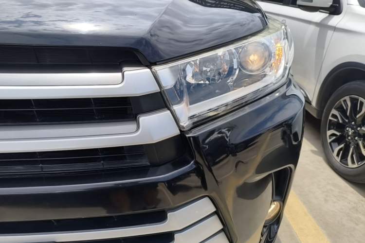 Used Toyota Highlander 2018 2.0T Two-Wheel Drive Elite Version 5 Seats China VI Standard Left Front Headlight