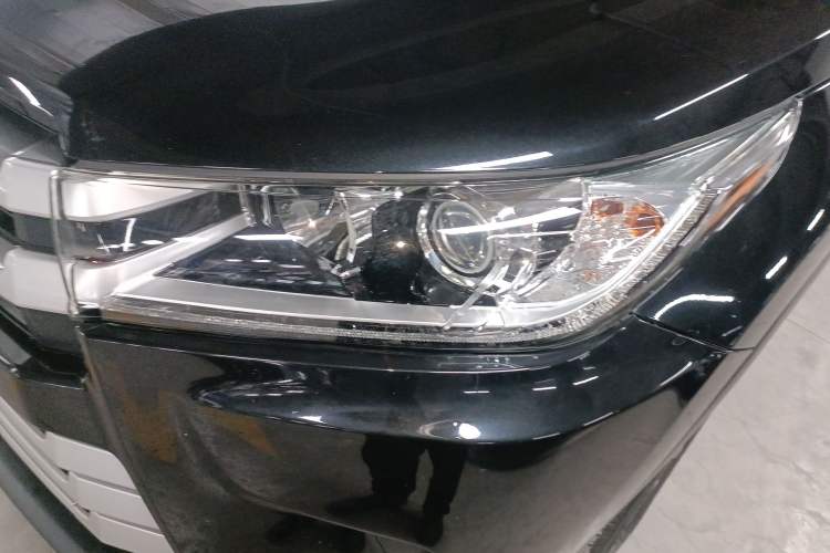 Used Toyota Highlander 2018 2.0T Four-Wheel Drive Luxury Version 7 Seats China VI Standard Left Front Headlight