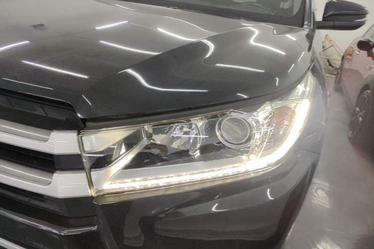 Used Toyota Highlander 2018 2.0T Four-Wheel Drive Luxury Version 7 Seats China VI Standard Left Front Headlight