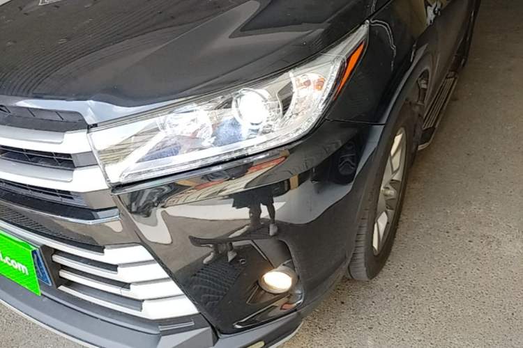 Used Toyota Highlander 2018 2.0T Four-Wheel Drive Luxury Edition 7 Seats China V Emission Standard Left Front Headlight