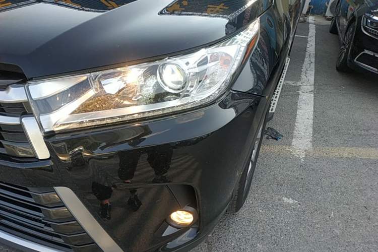 Used Toyota Highlander 2018 2.0T Four-Wheel Drive Prestige Version 7 Seats China VI Standard Left Front Headlight