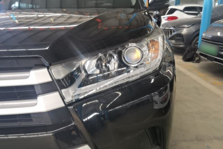 Used Toyota Highlander 2018 2.0T Four-Wheel Drive Luxury Version 7 Seats China VI Standard Left Front Headlight