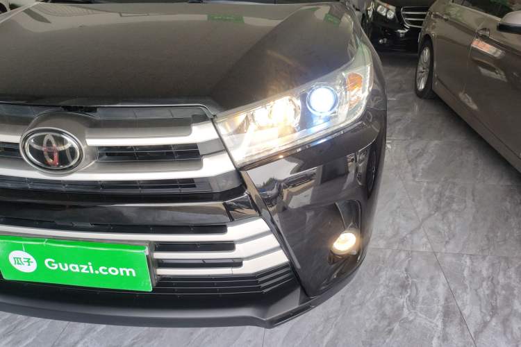 Used Toyota Highlander 2018 2.0T Four-Wheel Drive Luxury Version 7 Seats China VI Standard Left Front Headlight