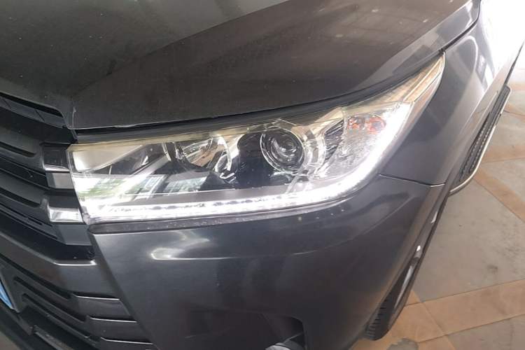 Used Toyota Highlander 2018 2.0T Four-Wheel Drive Luxury Version 7 Seats China VI Standard Left Front Headlight
