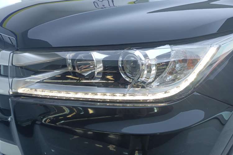 Used Toyota Highlander 2018 2.0T Four-Wheel Drive Elite Edition 7 Seats China V Standard Left Front Headlight