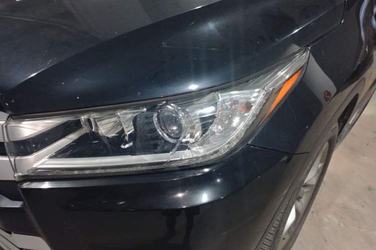 Used Toyota Highlander 2018 2.0T Four-Wheel Drive Luxury Edition 7 Seats China V Emission Standard Left Front Headlight