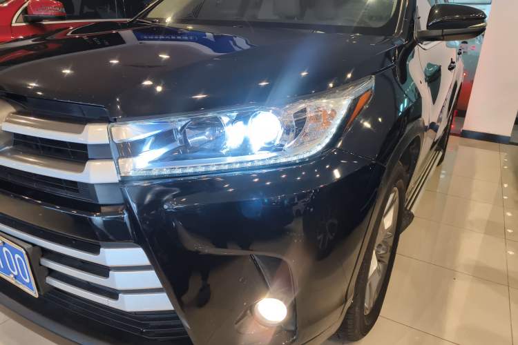 Used Toyota Highlander 2018 2.0T Four-Wheel Drive Knight Edition 7 Seats China VI Standard Left Front Headlight