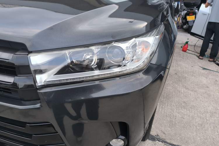 Used Toyota Highlander 2018 2.0T Four-Wheel Drive Luxury Version 7 Seats China VI Standard Left Front Headlight