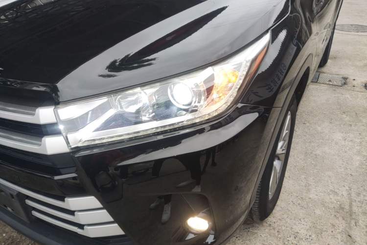 Used Toyota Highlander 2018 2.0T Two-Wheel Drive Elite Edition 5 Seats Emission Standard China V Left Front Headlight