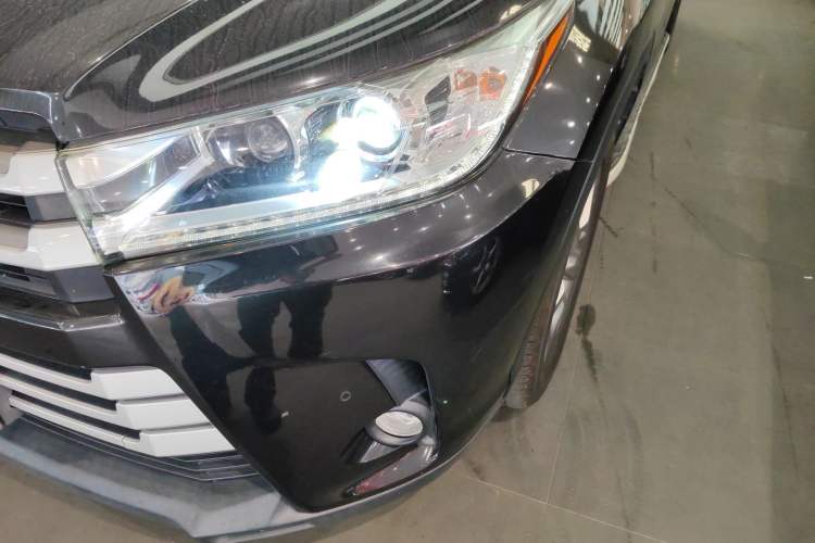 Used Toyota Highlander 2018 2.0T Four-Wheel Drive Luxury Version 7 Seats China VI Standard Left Front Headlight