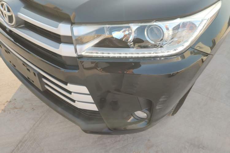 Used Toyota Highlander 2018 2.0T Two-Wheel Drive Elite Edition 7 Seats Emission Standard China V Left Front Headlight